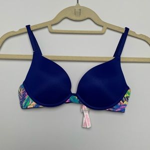 32b VS PINK Bra